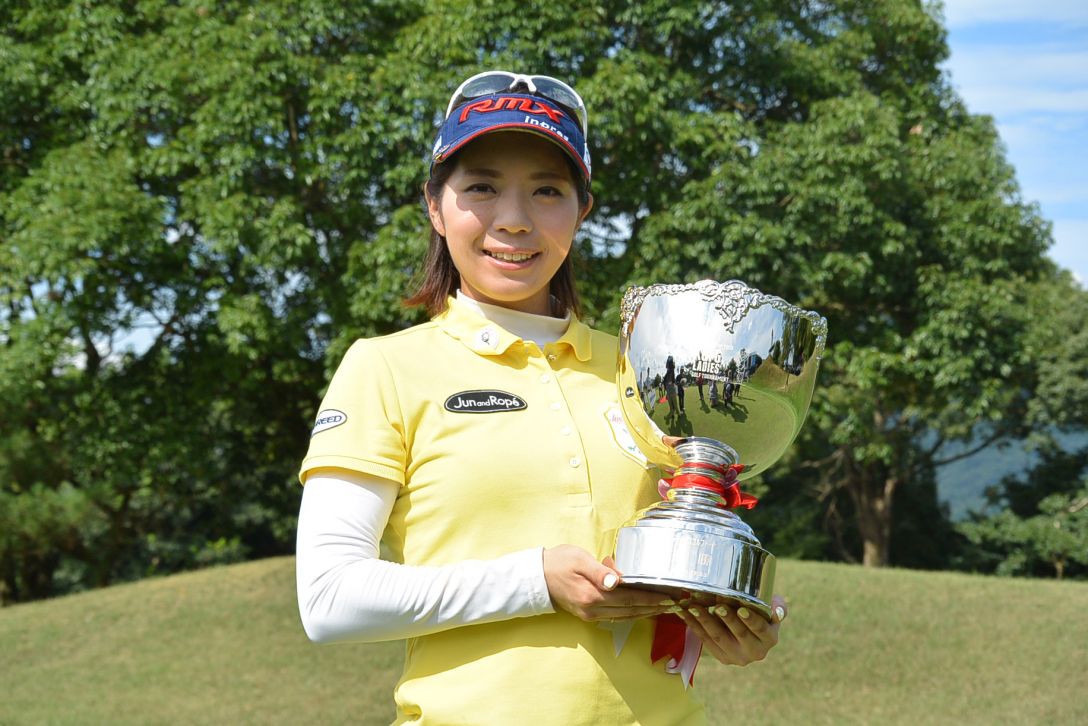 KCFG レディースゴルフトーナメント　最終日　中村香織