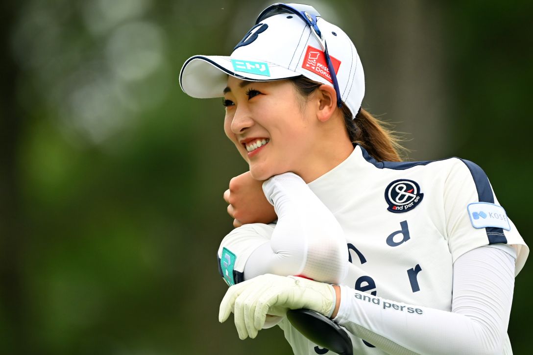 女子プロゴルフ 松田鈴英プロ宮里藍サントリーレディス大会限定球直筆