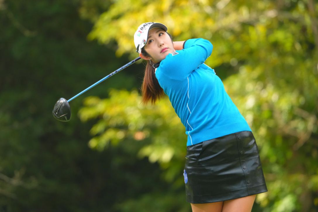 LEONARD リバーシブル ベスト ジャケット 花柄 メタルロゴ ゴルフ ペソンウ｜JLPGA｜日本女子プロゴルフ協会