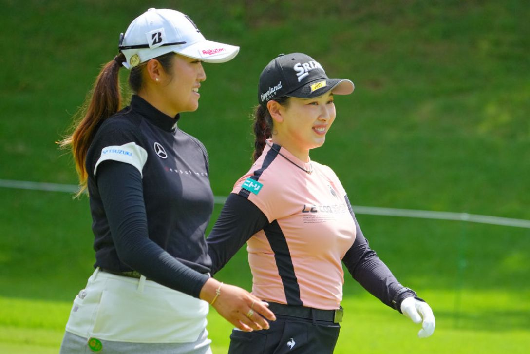 稲見萌寧 3枚限定 たのしみ ホロスペクトラ直筆サインカード 2023JLPGA 