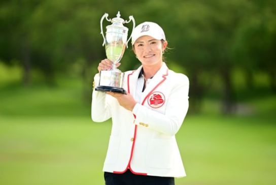 渡邉彩香　3年ぶりの6勝目を逆転で飾る