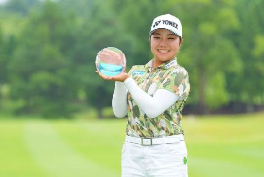 ルーキー大久保柚季、逆転でステップ初優勝