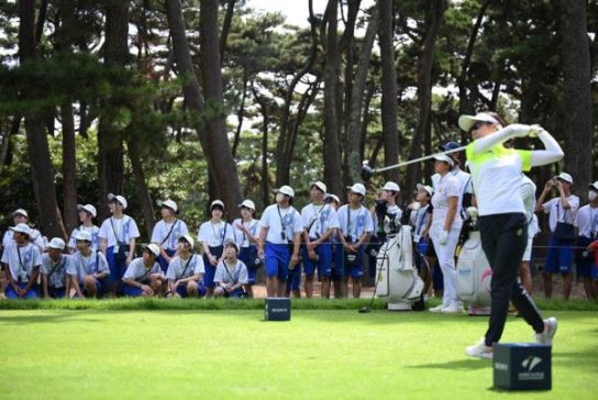 大洗町の小中学生838人が体験！ 「Hello, Golf！」in ソニー 日本女子プロ選手権