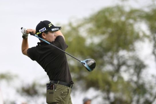 岩井明愛が64で首位発進、畑岡奈紗は1差2位